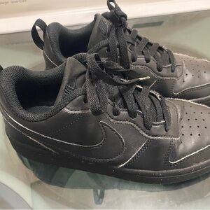 Nike Black Low-Top Athletic Sneakers